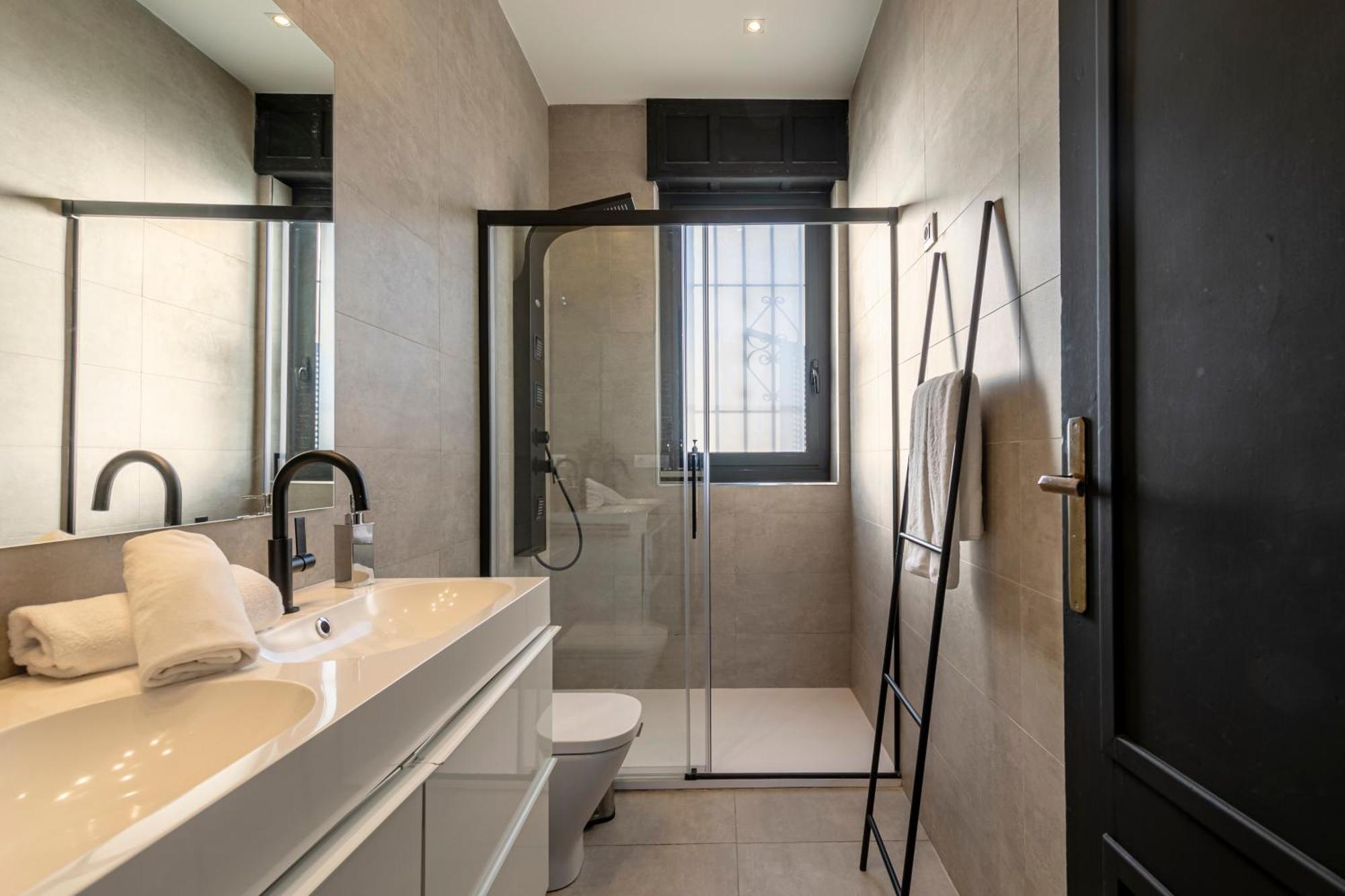 Isg Apartments Modern Atticpool At The Cathedralfree Parking Séville Extérieur photo