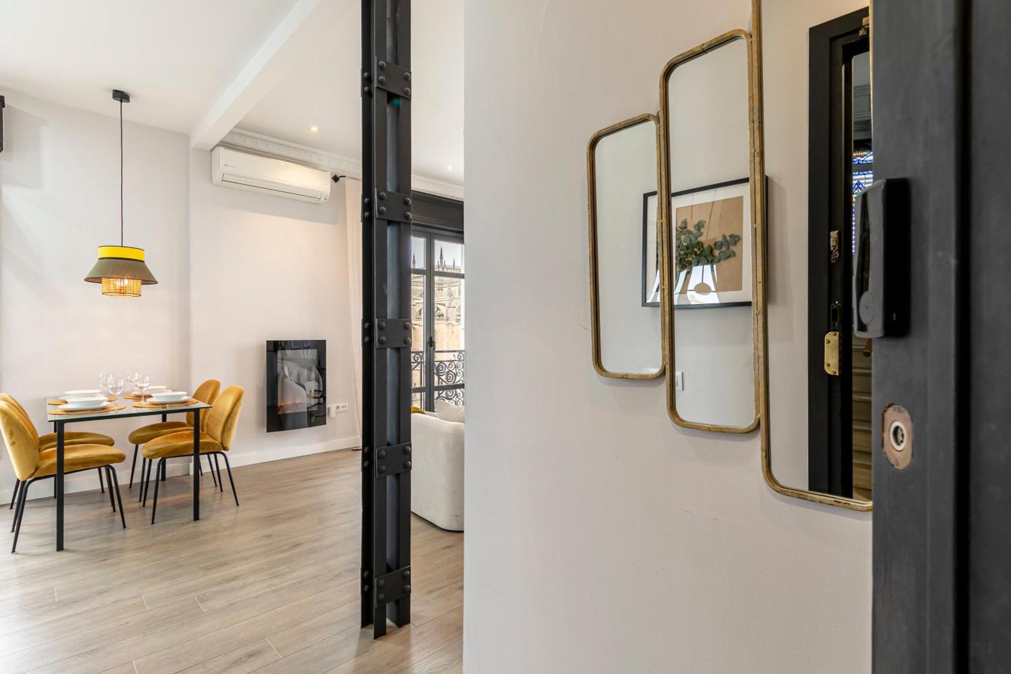 Isg Apartments Modern Atticpool At The Cathedralfree Parking Séville Extérieur photo